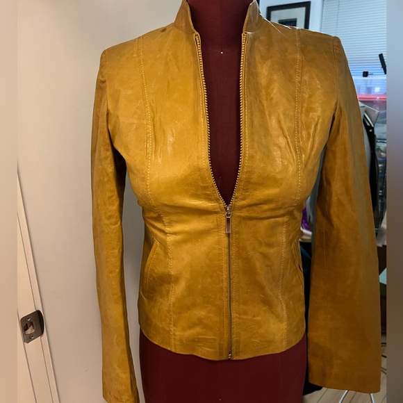 Leather jacket - Picture 4 of 6